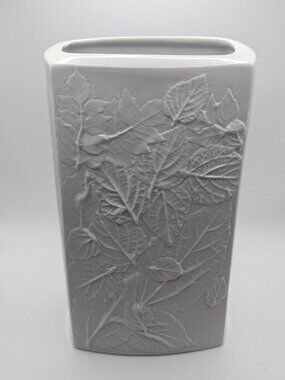 Naaman White Porcelain Artline Leaf Vase Israel
